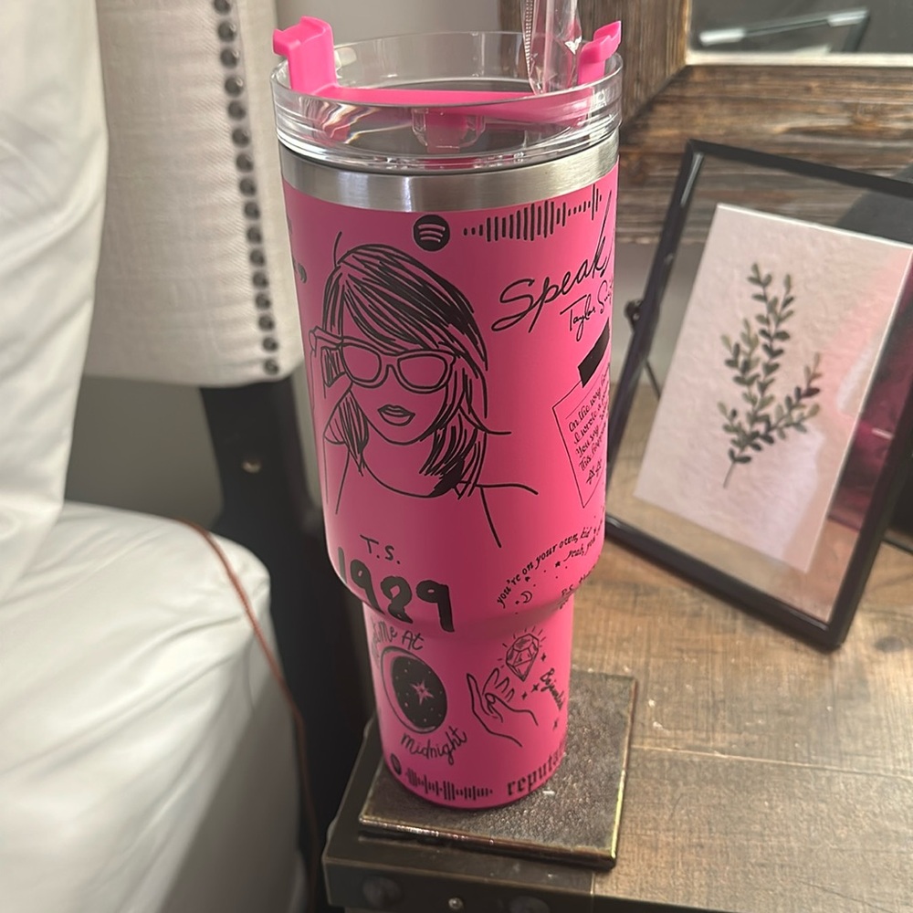 Taylor swift Stanley like cup